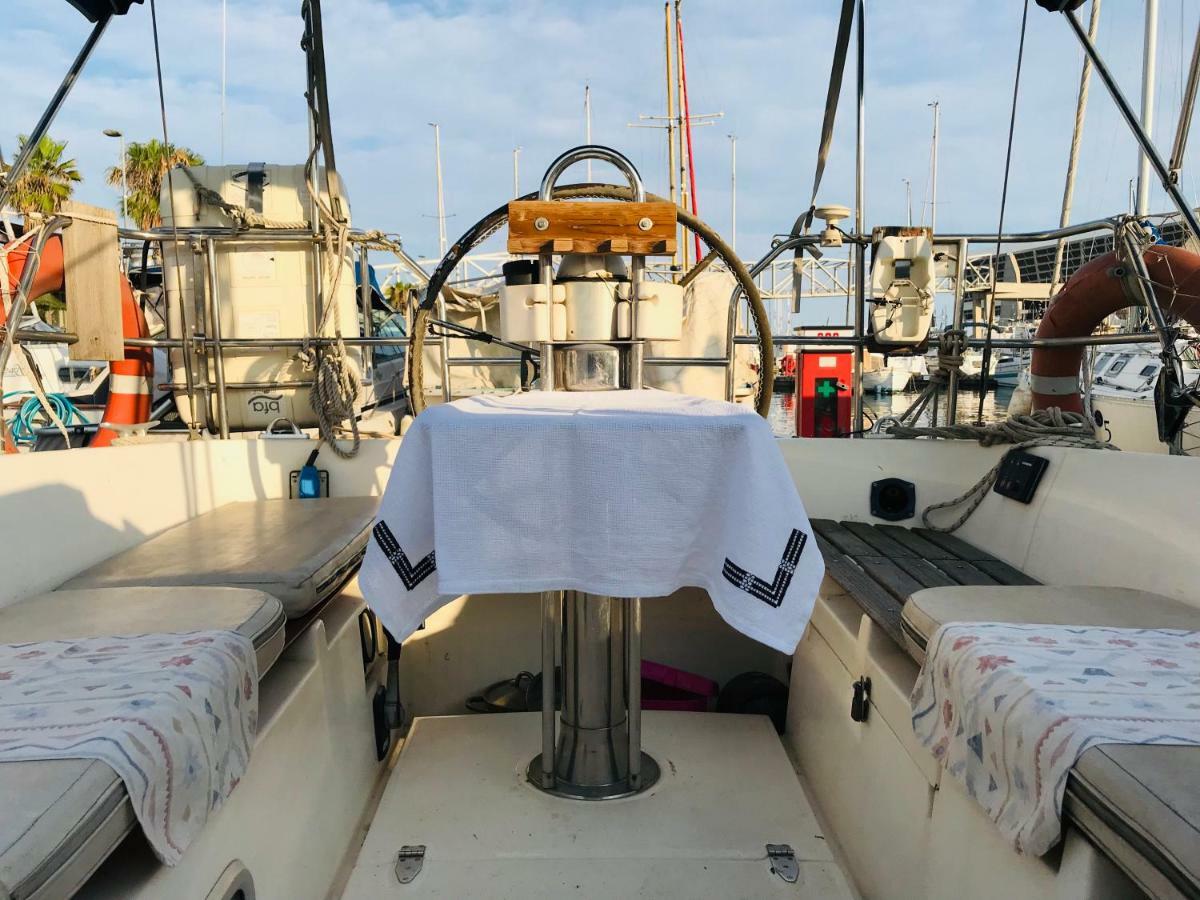 Sleep & Boats Barcelona City Sant Adria de Besos Exterior photo