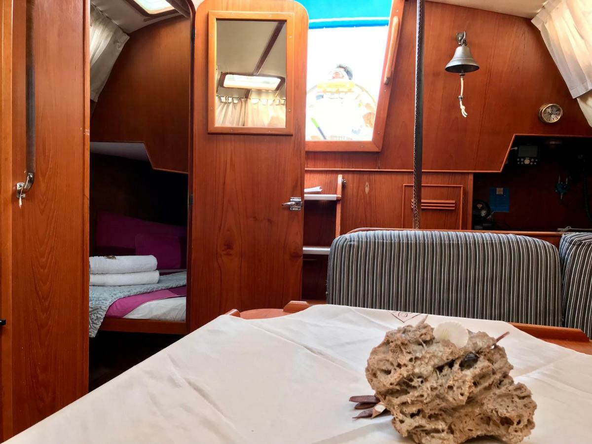 Sleep & Boats Barcelona City Sant Adria de Besos Exterior photo